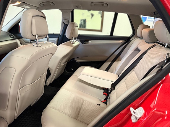 Mercedes-Benz C180 15 of 25