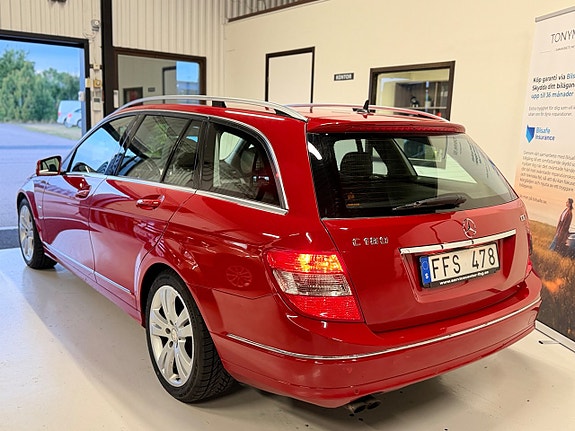 Mercedes-Benz C180 11 of 25