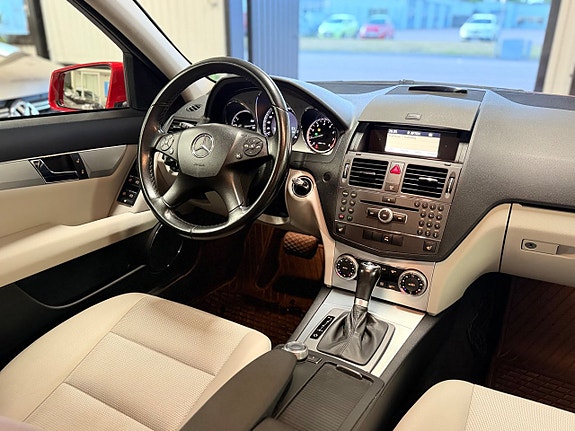 Mercedes-Benz C180 20 of 25