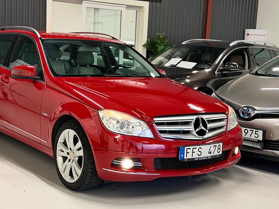 Mercedes-Benz C180 2 of 25