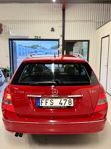 Mercedes-Benz C180 10 of 25