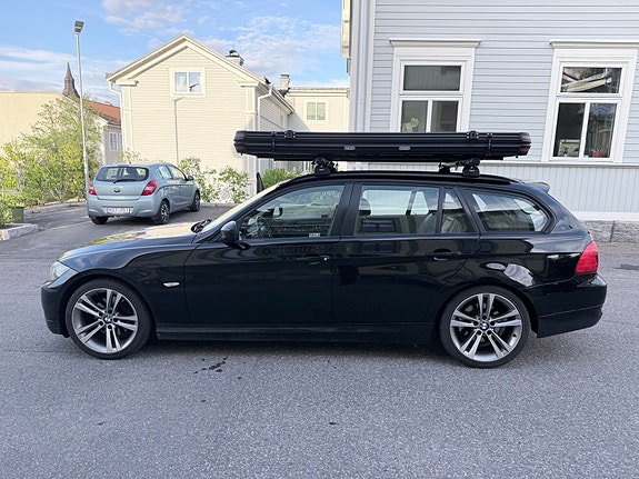 BMW 318d 2 of 10