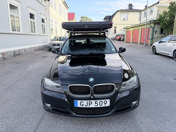 BMW 318d 4 of 10