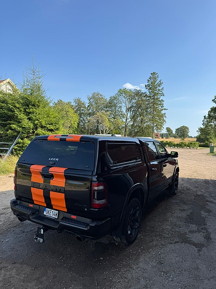 Dodge RAM 1500 2 of 7