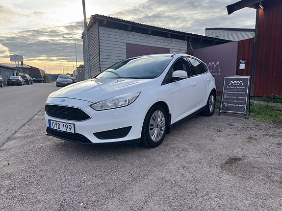 Ford Focus 2 of 18
