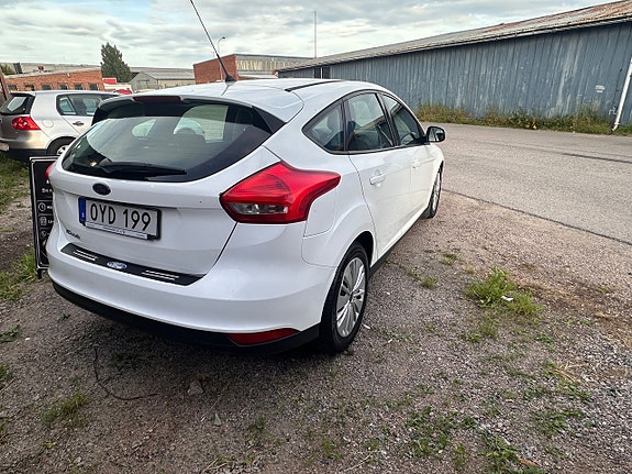 Ford Focus 5 of 18