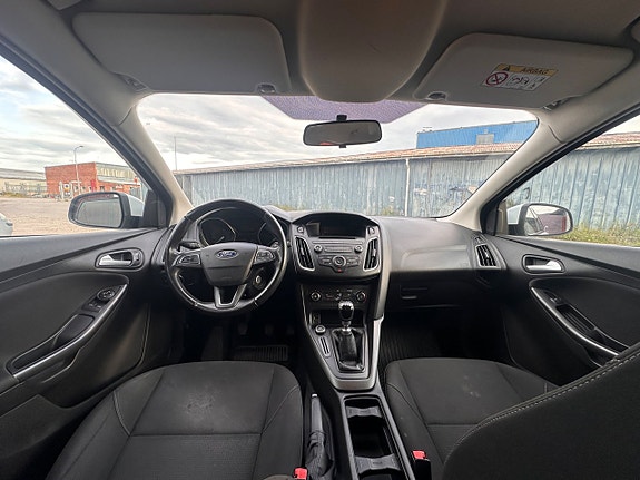Ford Focus 13 of 18
