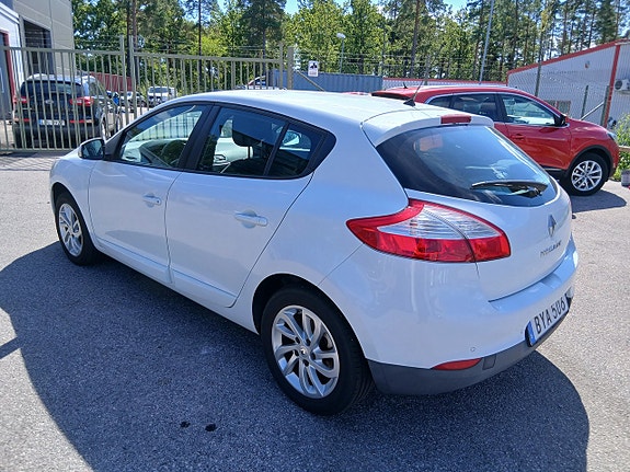 Renault Megane 2 of 8