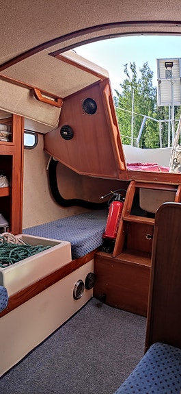 Välutrustad Comfort 26 – Ny utombordare (2025) och komplett segelställ. 4 of 7