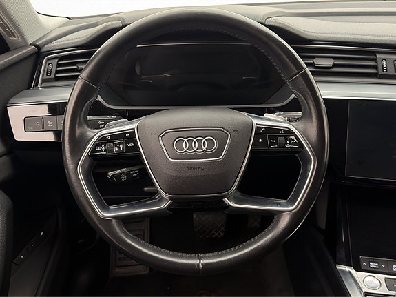 Audi e-tron 15 of 30