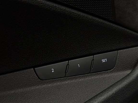 Audi e-tron 13 of 30