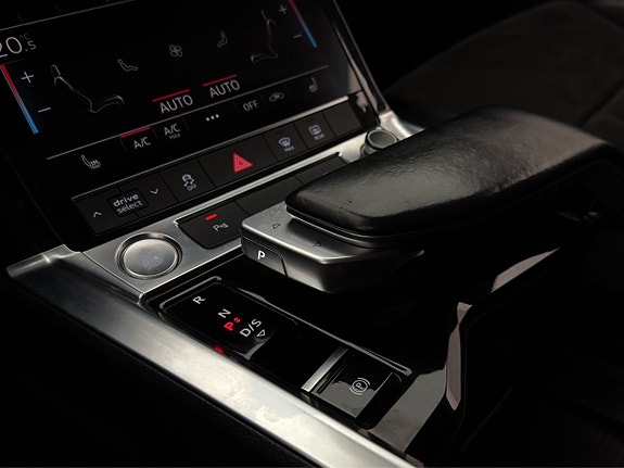 Audi e-tron 25 of 30