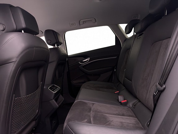 Audi e-tron 28 of 30