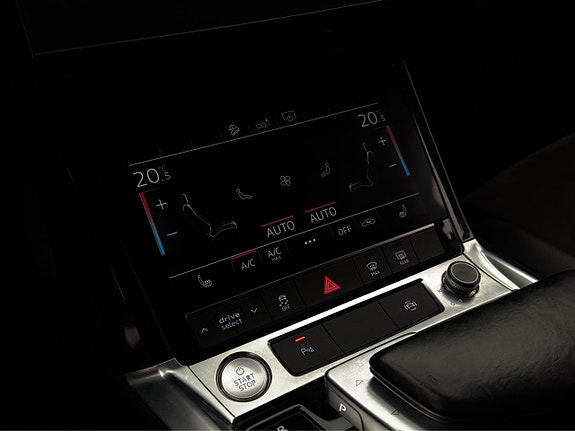 Audi e-tron 24 of 30