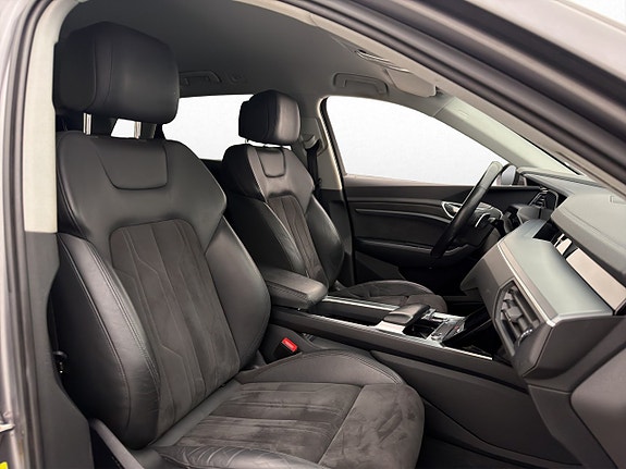 Audi e-tron 26 of 30