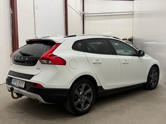 Volvo V40 Cross Country 7 of 29