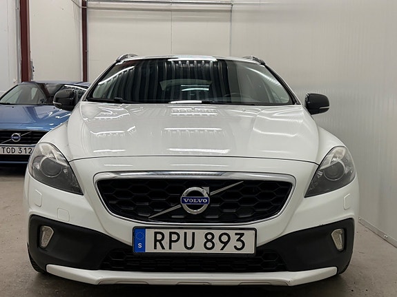 Volvo V40 Cross Country 2 of 29