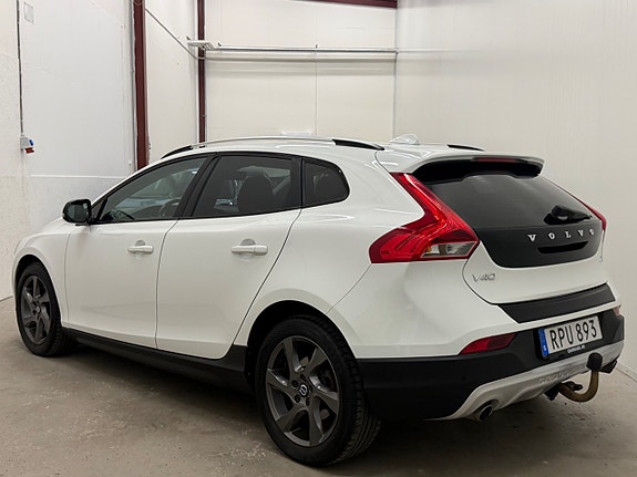 Volvo V40 Cross Country 12 of 29