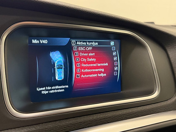 Volvo V40 Cross Country 24 of 29