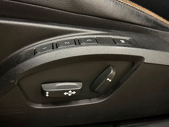 Volvo V40 Cross Country 14 of 29