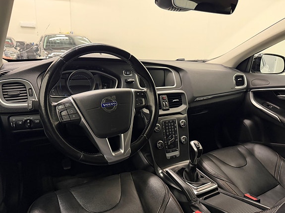 Volvo V40 Cross Country 15 of 29