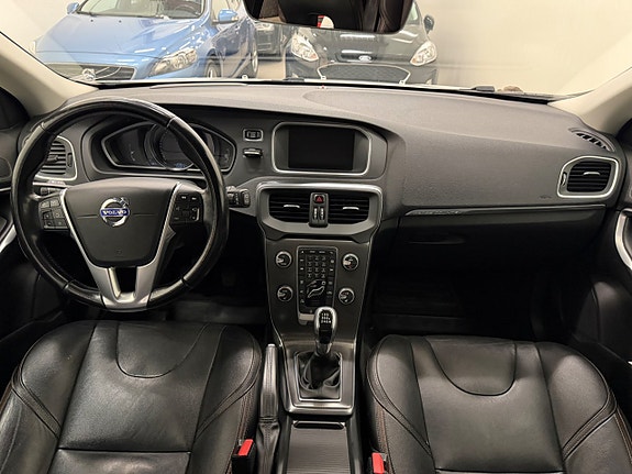 Volvo V40 Cross Country 16 of 29