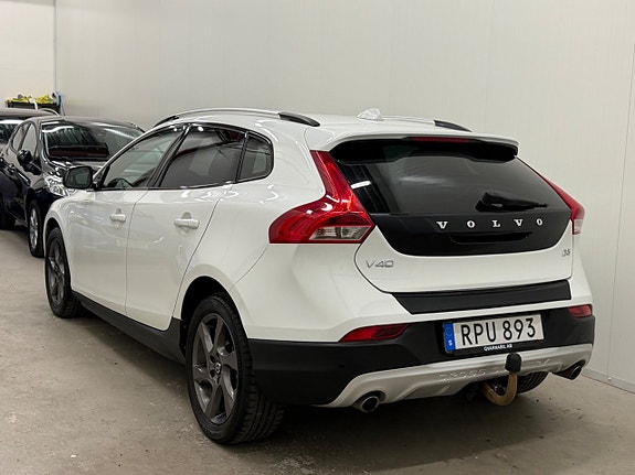 Volvo V40 Cross Country 11 of 29