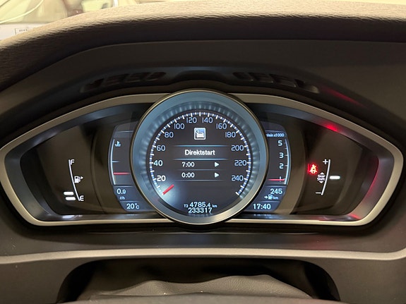 Volvo V40 Cross Country 19 of 29