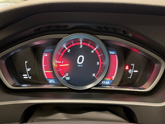 Volvo V40 Cross Country 20 of 29