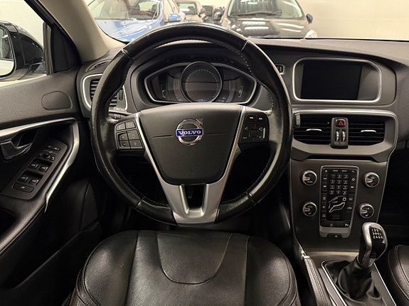 Volvo V40 Cross Country 17 of 29