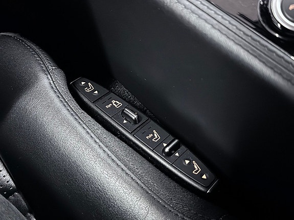 Mercedes-Benz CLS63 27 of 30