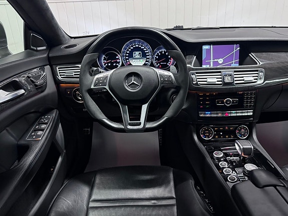 Mercedes-Benz CLS63 21 of 30