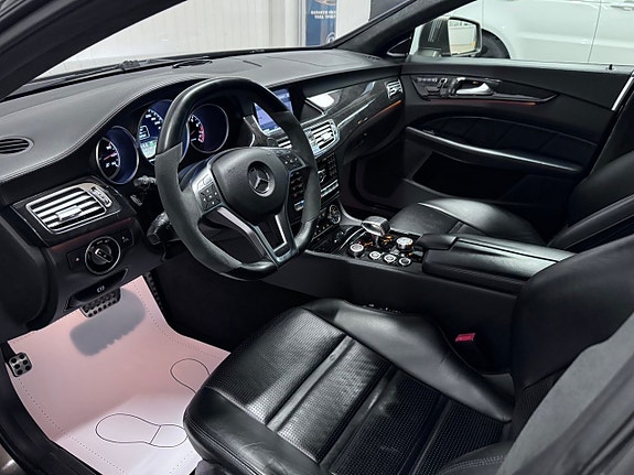 Mercedes-Benz CLS63 15 of 30