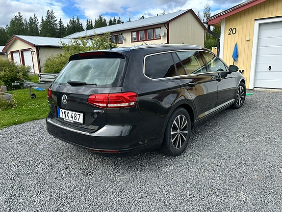 Volkswagen Passat 3 of 5