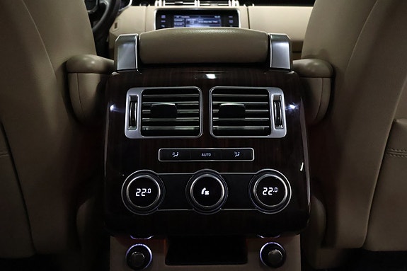 Land Rover Range Rover 25 of 30