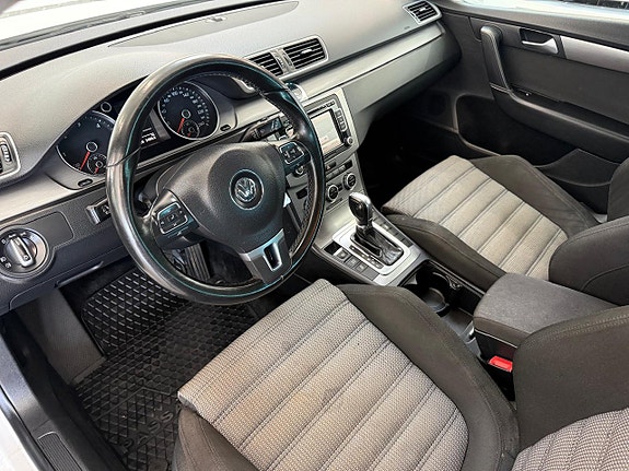 Volkswagen Passat 9 of 24