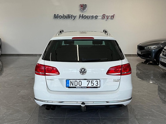 Volkswagen Passat 7 of 24
