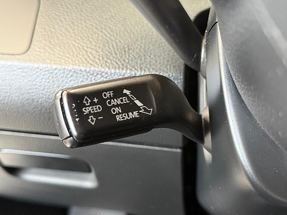 Volkswagen Passat 18 of 24