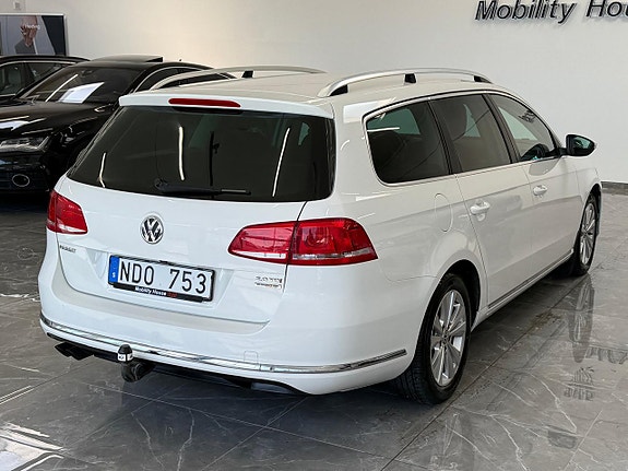 Volkswagen Passat 5 of 24