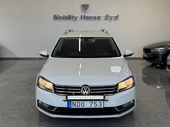 Volkswagen Passat 6 of 24