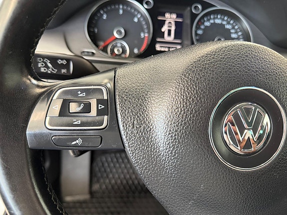 Volkswagen Passat 11 of 24