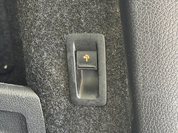 Volkswagen Passat 19 of 24