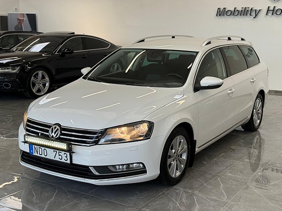 Volkswagen Passat 4 of 24