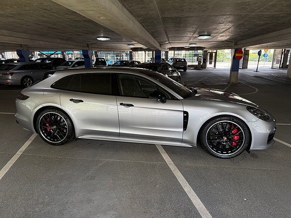 Porsche Panamera Turbo 2 of 5