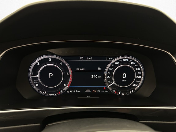 Volkswagen Tiguan 18 of 30