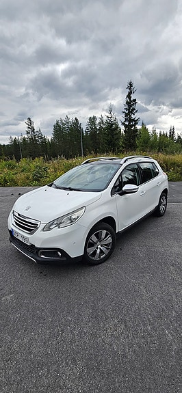 Peugeot 2008 2 of 13