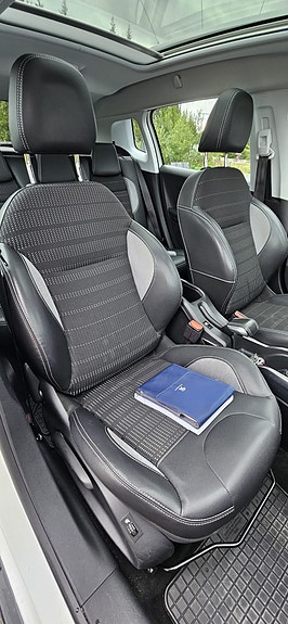 Peugeot 2008 8 of 13