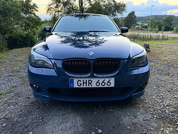 BMW 530xd 2 of 22