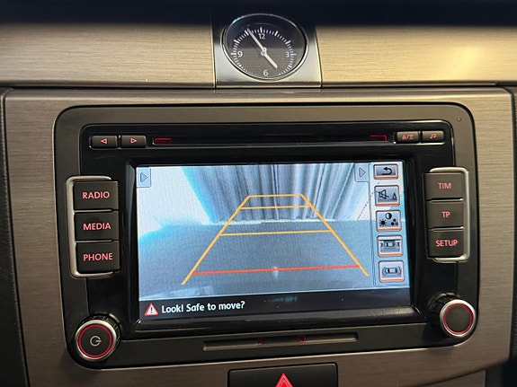 Volkswagen Passat 15 of 20