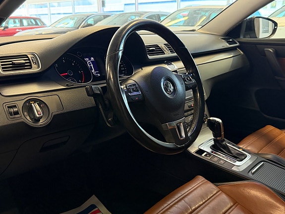 Volkswagen Passat 13 of 20